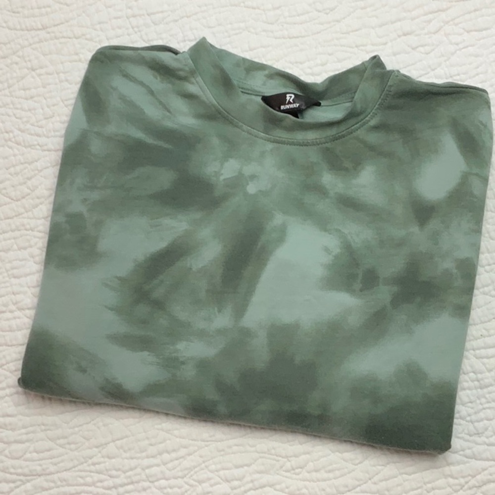 Sage Green Sweatshirt with Organic Tie-Dye Pattern